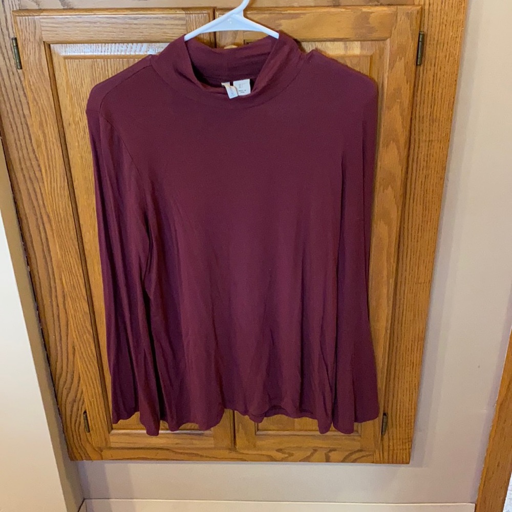 Women’s long sleeve tee